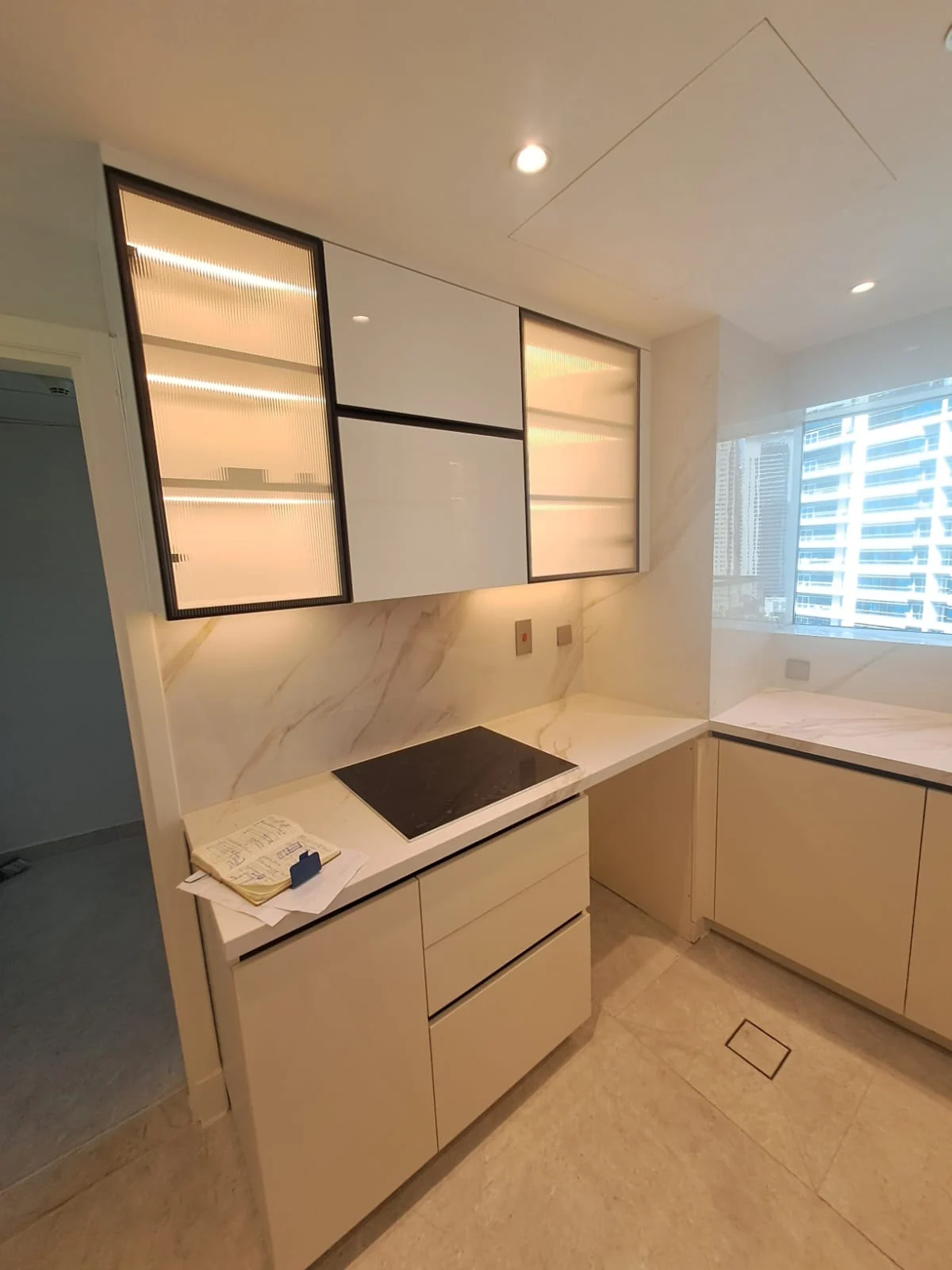 Handleless Contemporary Kitchen 4