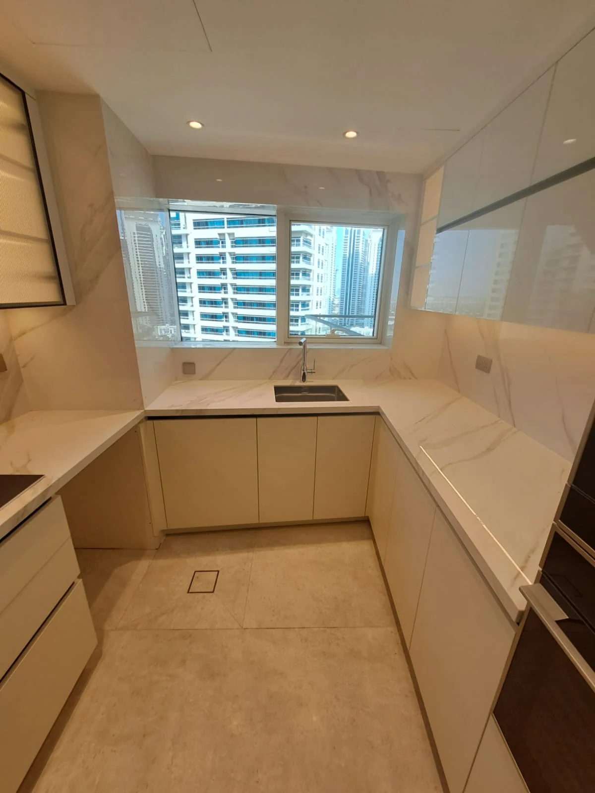 Handleless Contemporary Kitchen 3