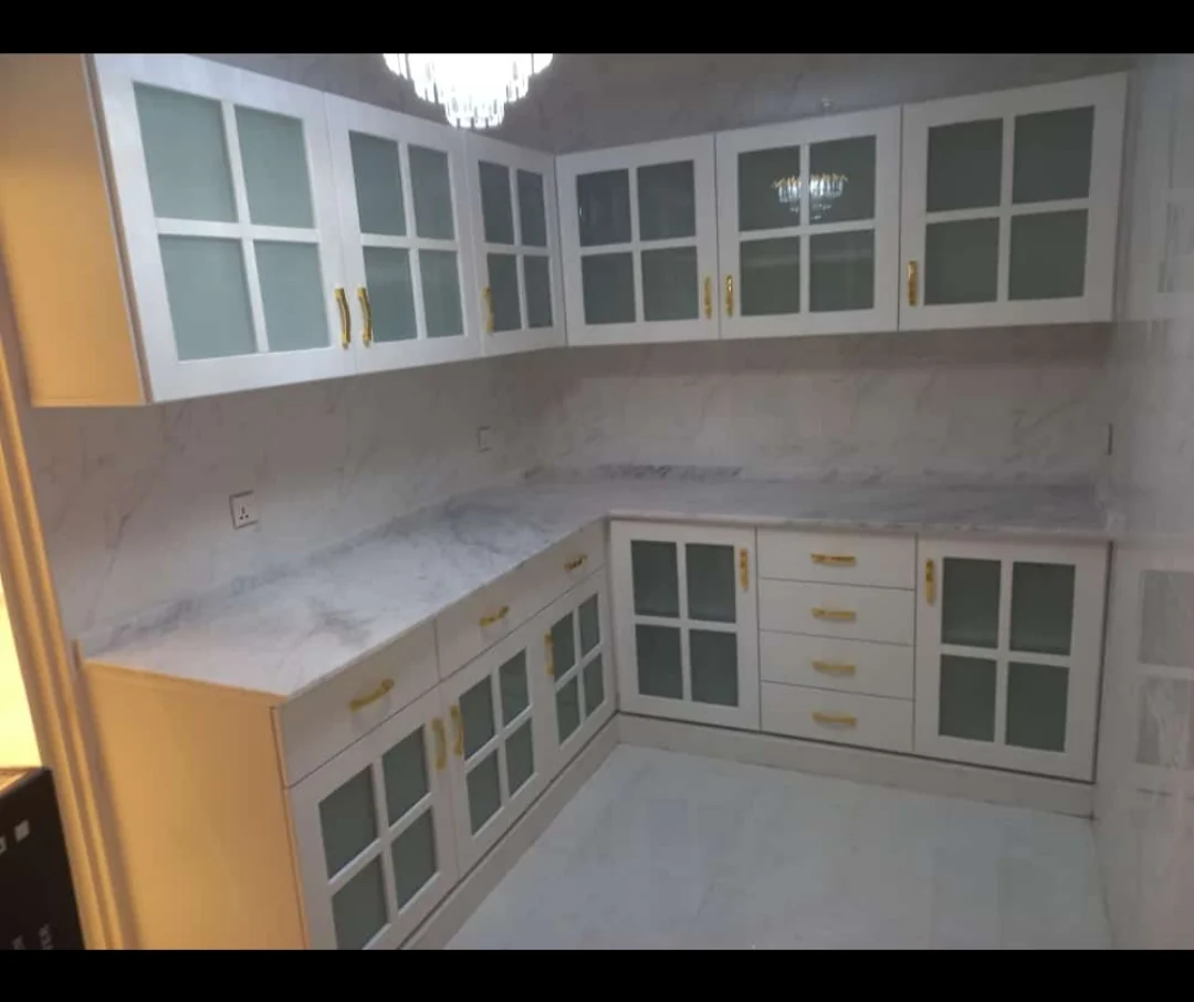 Full-Width Minimal Upper Cabinetry 3